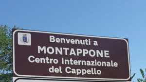 Ortsschild von Montappone, Italien, Region Marken - Angelika Albrecht